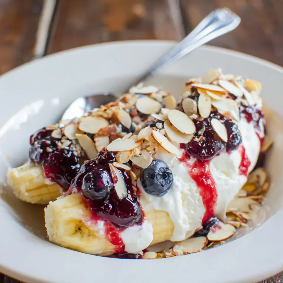 A close look at Breakfast Banana Split with Yogurt and Jam