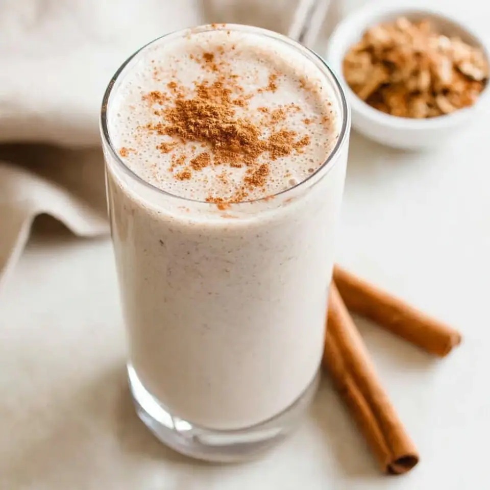 Cinnamon Roll Breakfast Smoothie