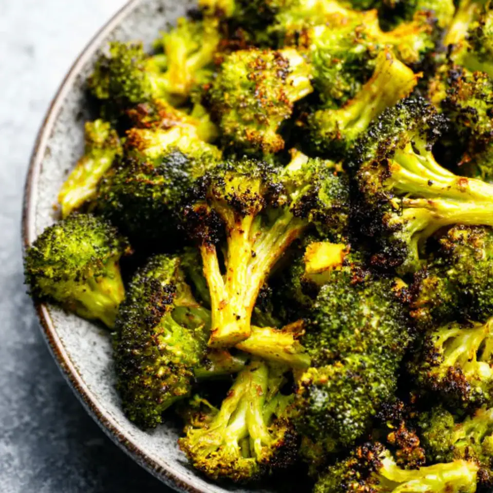 A close look at Crispy Air Fryer Broccoli