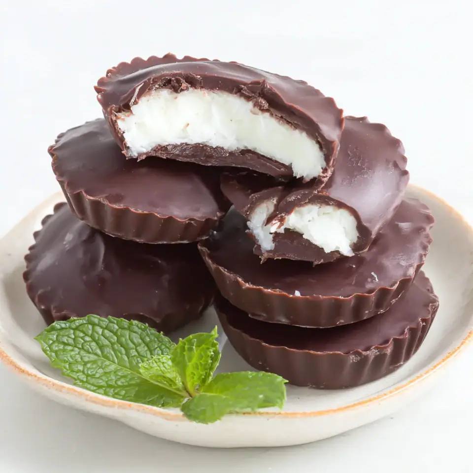 Homemade Peppermint Patties – Keto and Dairy-Free