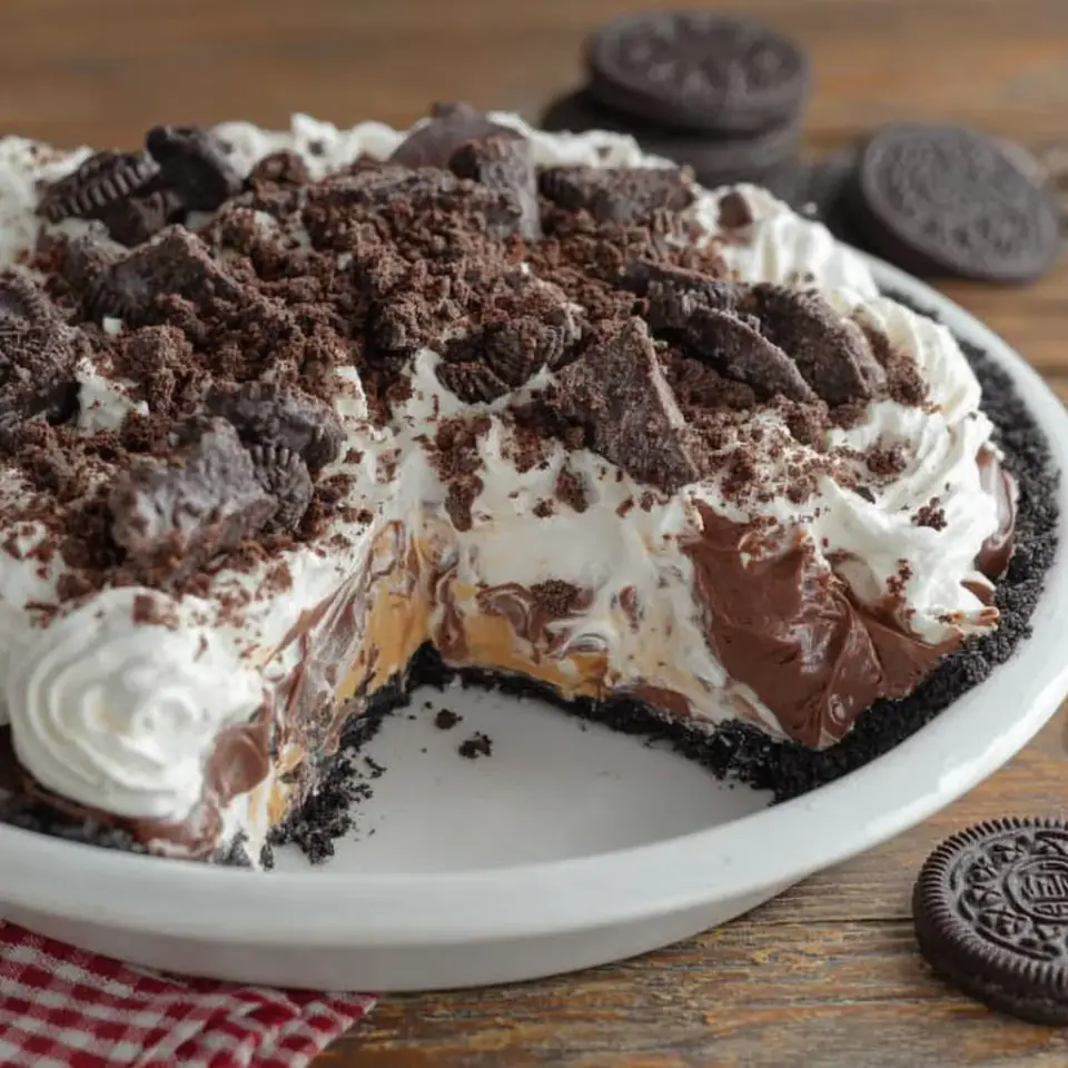 No-Bake Oreo Peanut Butter Pie Recipe, ready to serve