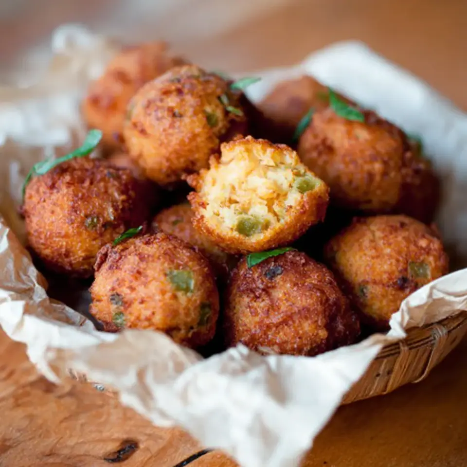 Texas Roadhouse Rattlesnake Bites served on the table